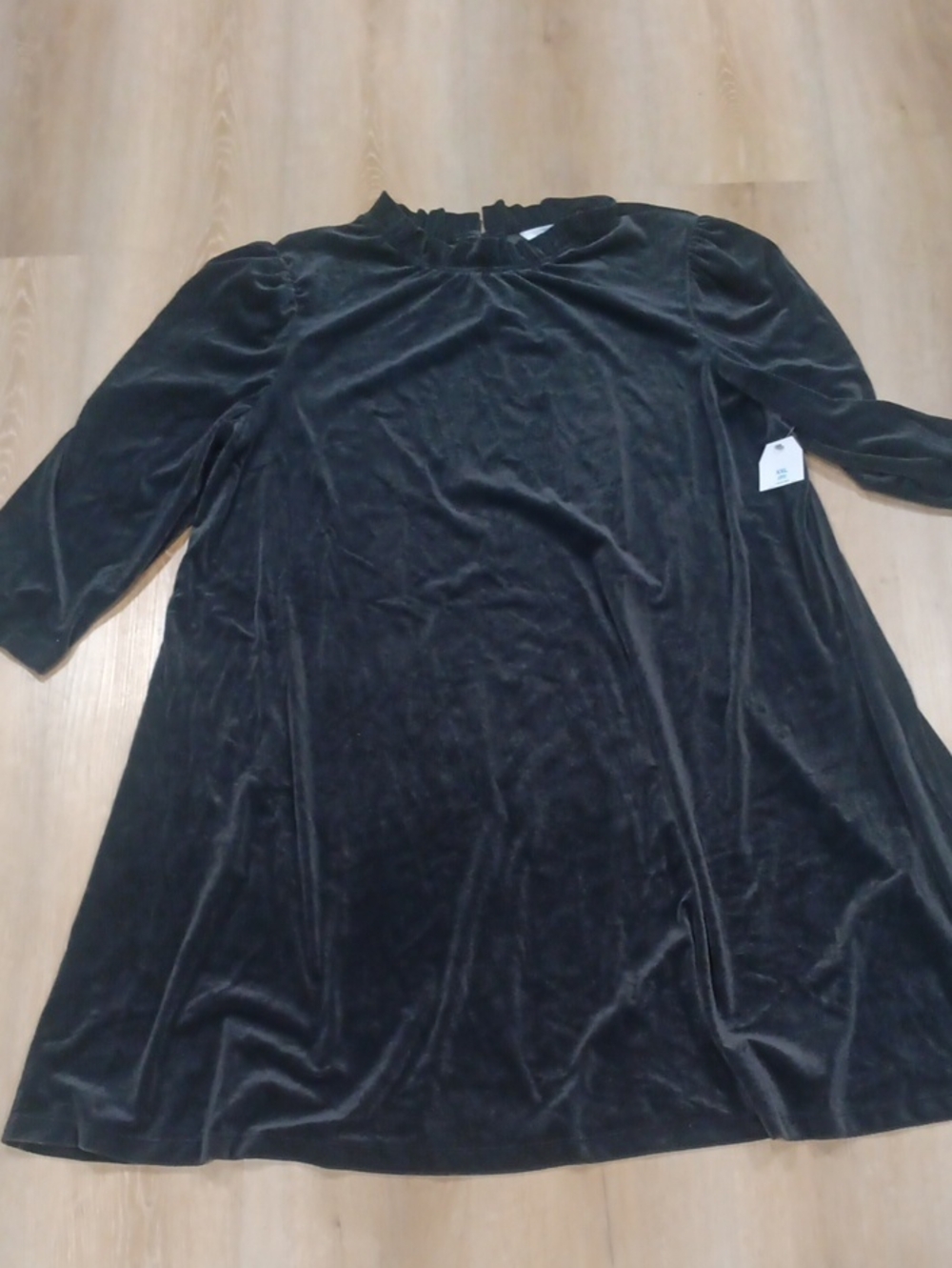 Girls Black Velvet Long-Sleeve Dress
